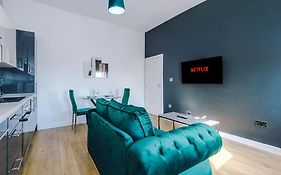 Stylish Apartment Located In The City Centre Of Liverpool